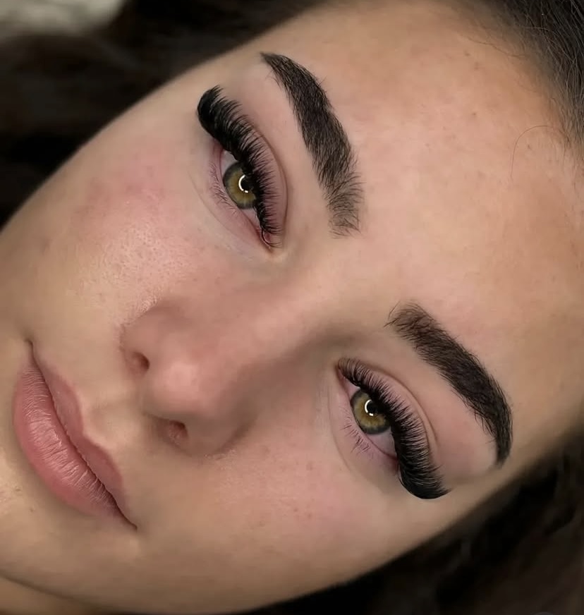 Imagem do serviço de Extensão de Cílios – Mega Power (Capping)