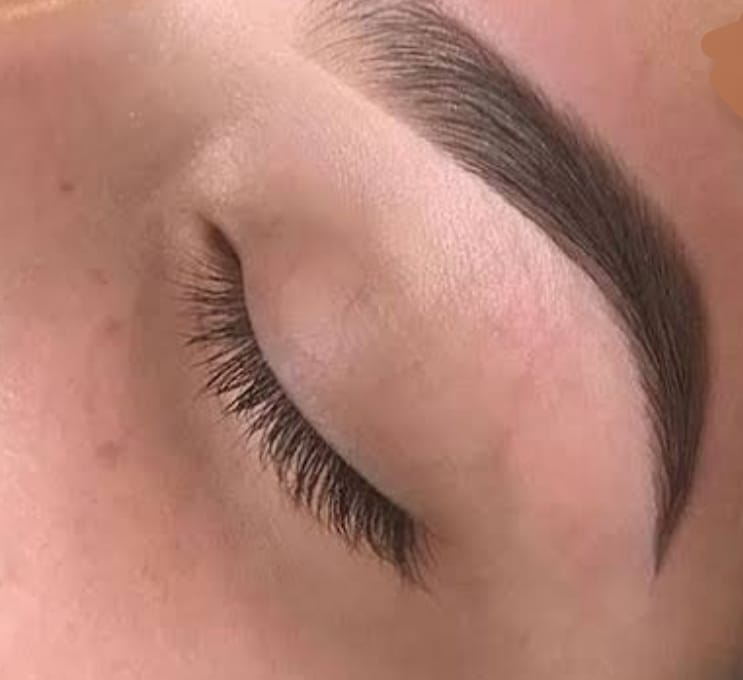 Imagem do serviço de Sobrancelhas com Henna